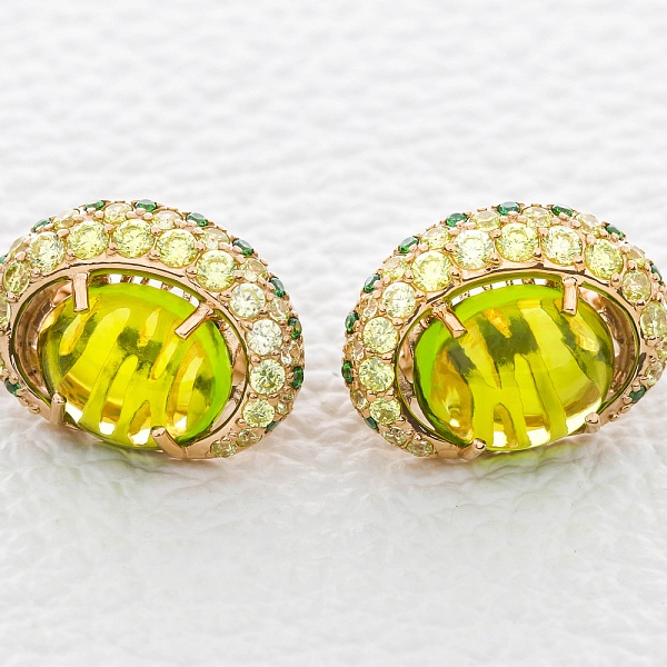 Серьги из красного золота с 2 кварцами и 76 фианитами