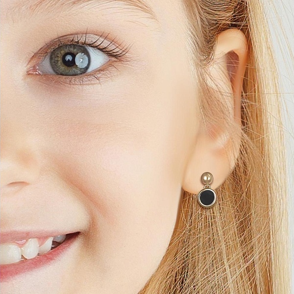 Детские серьги-пусеты из жёлтого золота с 2 ониксами