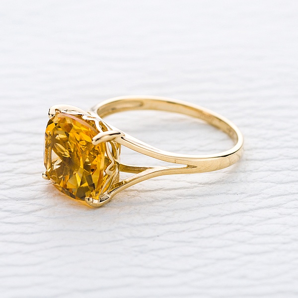 Кольцо из жёлтого золота с цитрином