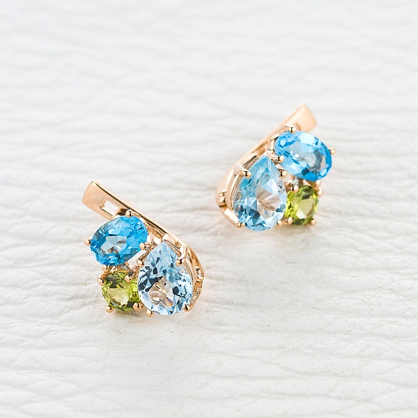 Серьги из красного золота с топазами sky, топазами swiss и хризолитами