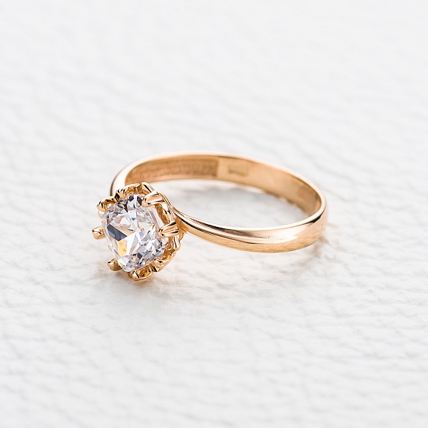 Кольцо из красного золота с кристаллом swarovski