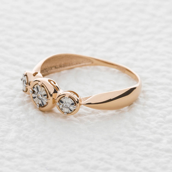 Кольцо из красного золота с 3 бриллиантами