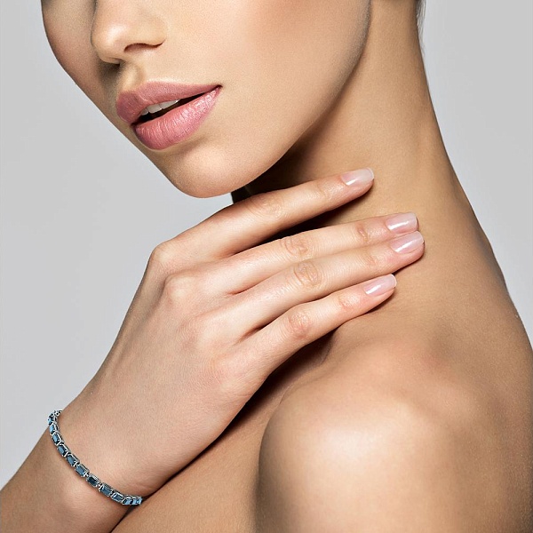 Браслет Дорожка из белого золота с 32 топазами лондон