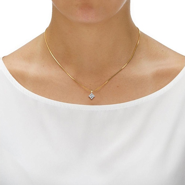 Подвеска Квадрат из жёлтого золота с 21 бриллиантами