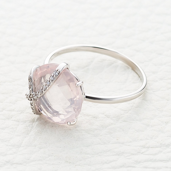 Кольцо из белого золота с кварцем и 16 фианитами