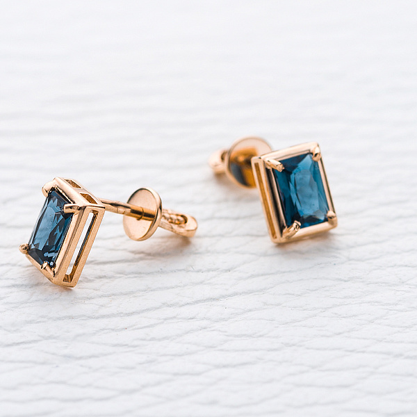 Серьги-пусеты Прямоугольники из красного золота с 2 топазами лондон