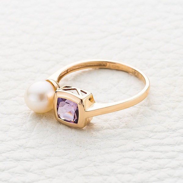 Кольцо из красного золота с аметистом и жемчугом