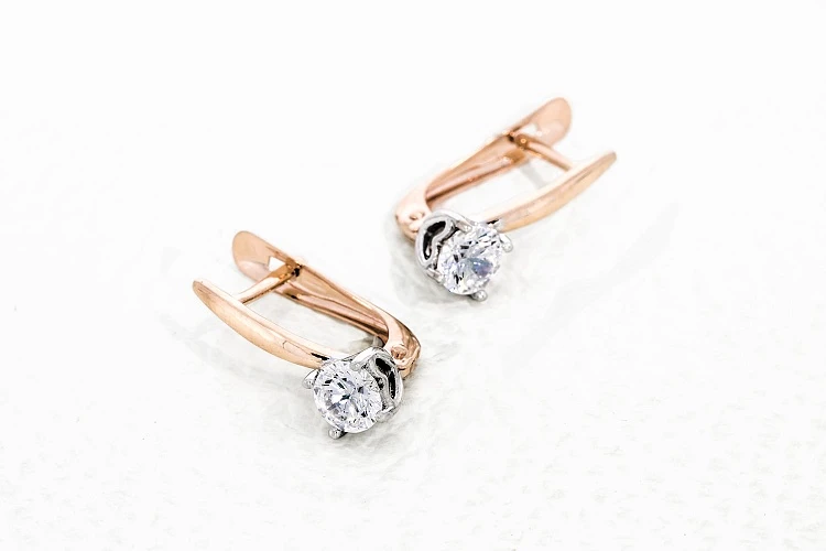 Серьги из красного золота с 2 кристаллами swarovski