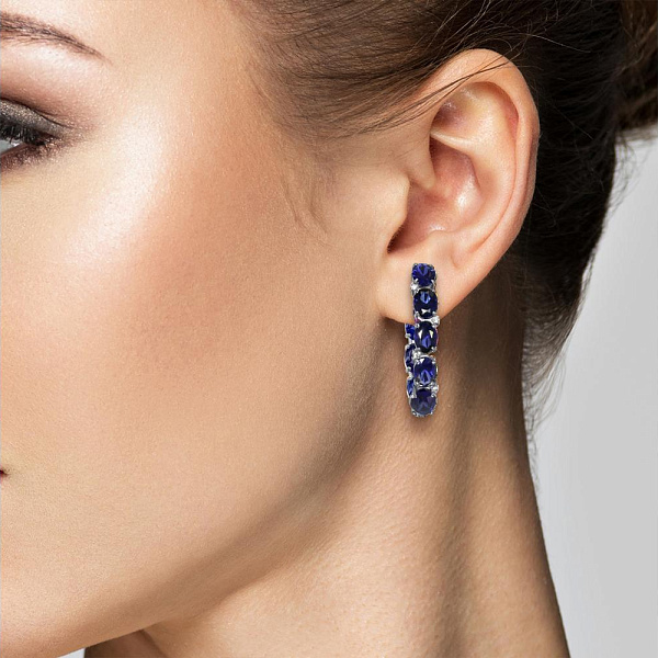 Серьги из белого золота с 16 корундами и 8 фианитами