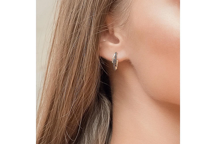 Серьги из красного золота с 32 фианитами