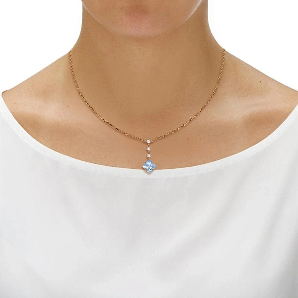 Колье из красного золота с топазом sky и 3 фианитами