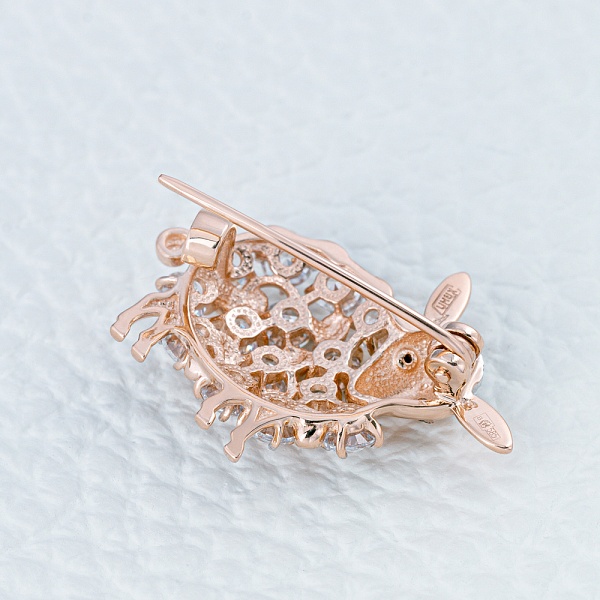 Брошь Овечка из красного золота с 16 фианитами