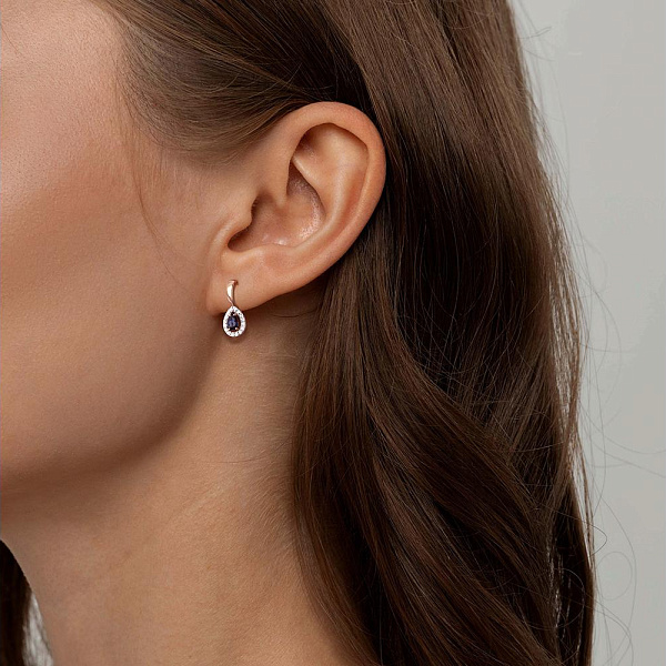 Серьги из красного золота с 2 иолитами и 32 фианитами