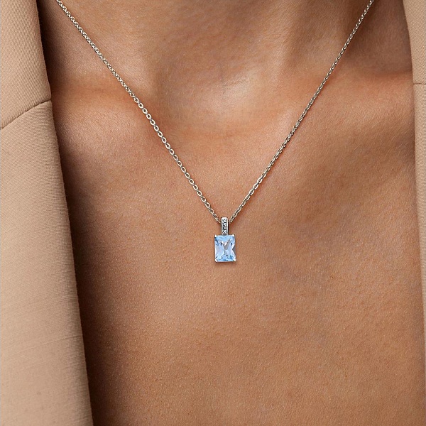 Подвеска из белого золота с топазом sky и 4 бриллиантами