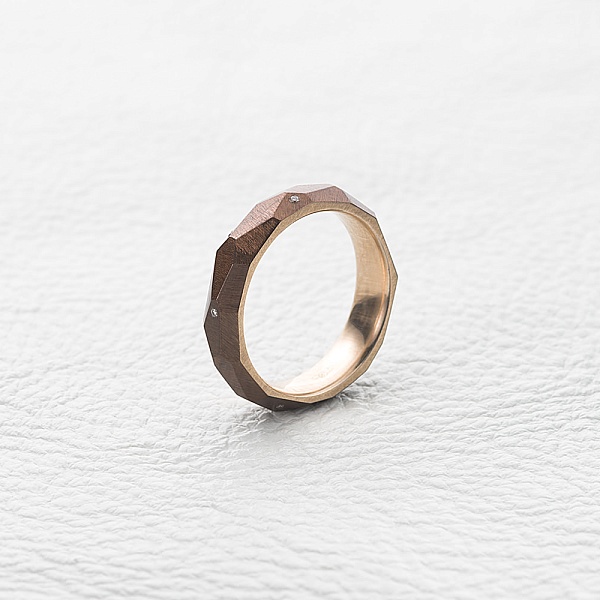 Кольцо из красного золота с 10 бриллиантами