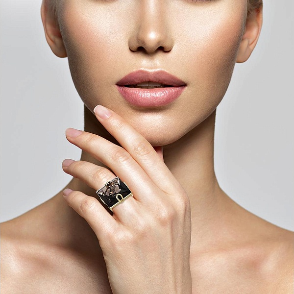 Кольцо из жёлтого золота с раухтопазом