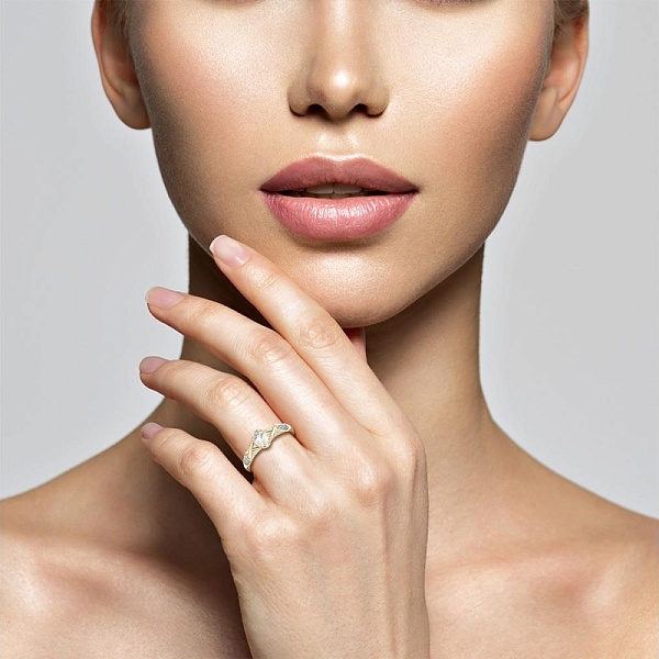 Кольцо из жёлтого золота с горным хрусталём и 20 фианитами