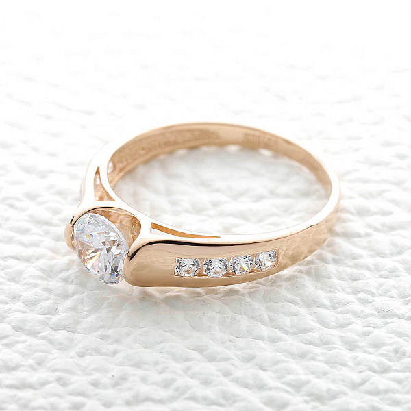 Кольцо из красного золота с 9 кристаллами swarovski
