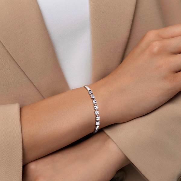 Браслет из белого золота с 28 бриллиантами