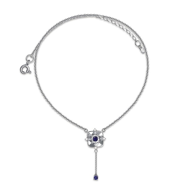 Колье из белого золота с 2 корундами и 4 бриллиантами