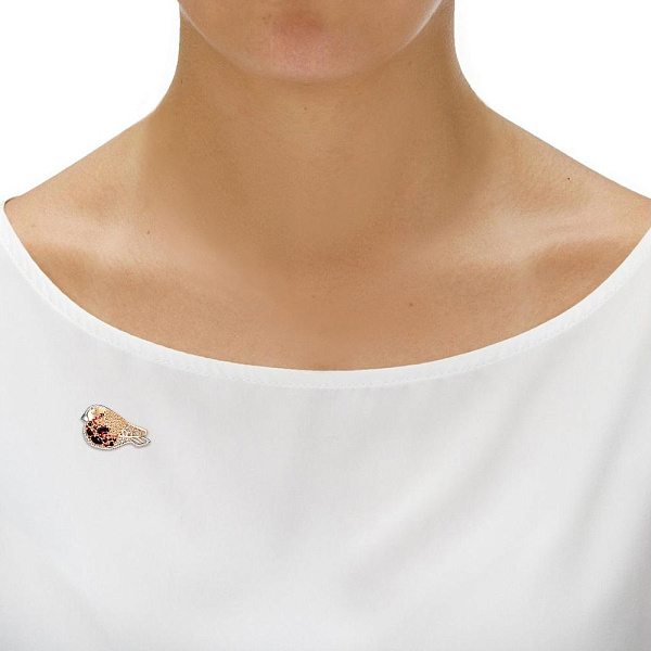 Брошь Снегирь из красного золота с 24 гранатами и 7 фианитами