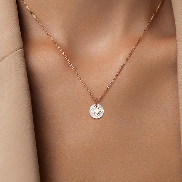 Подвеска Клевер из красного золота с перламутром