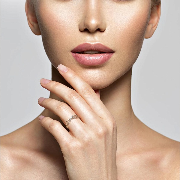 Кольцо Бесконечность из красного золота с 5 фианитами