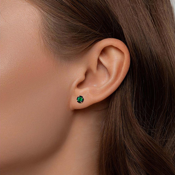 Серьги-пусеты из красного золота с 2 изумрудами и 24 фианитами