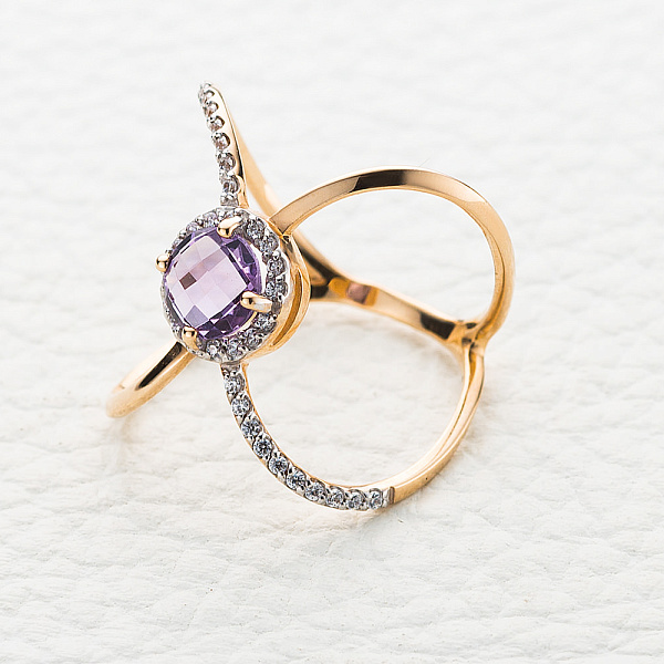 Кольцо из красного золота с аметистом и 36 фианитами