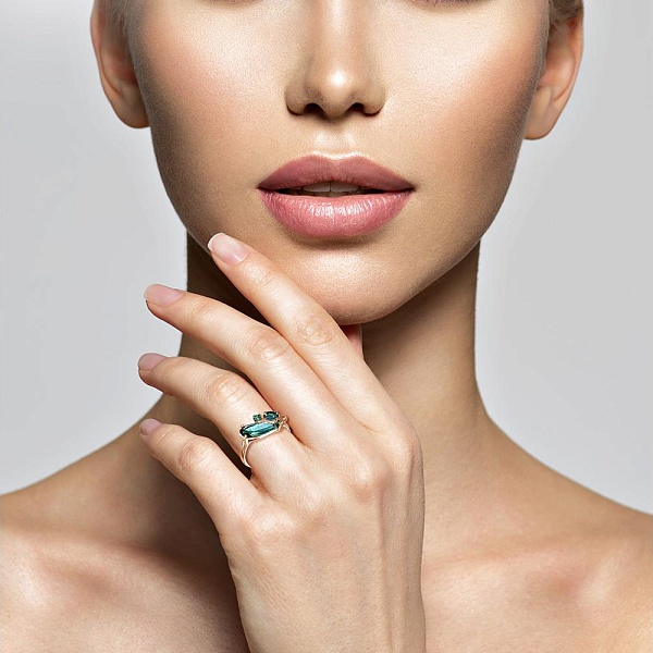 Кольцо из красного золота с 2 ситаллами и фианитом