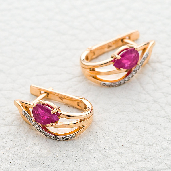 Серьги из красного золота с 2 рубинами и 24 бриллиантами