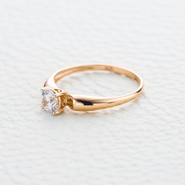 Кольцо из красного золота с кристаллом swarovski