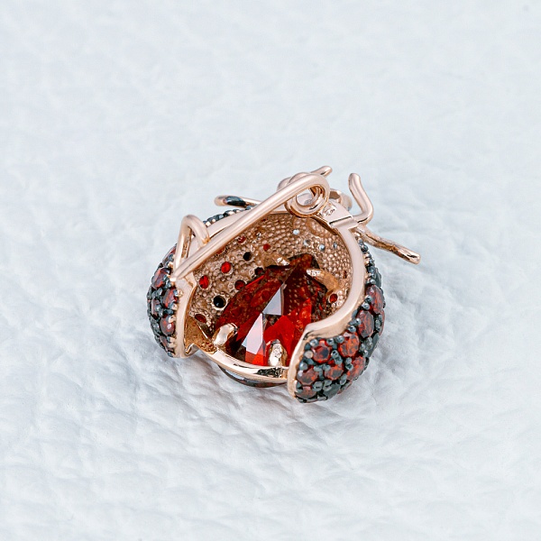 Брошь Божья коровка из красного золота с 66 фианитами
