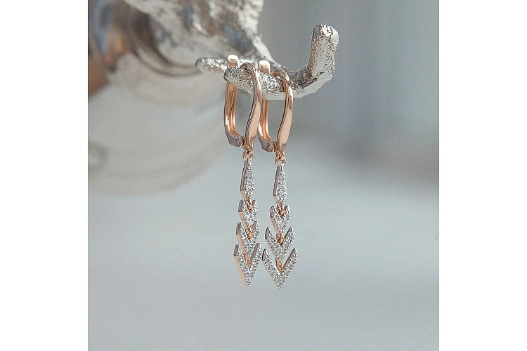 Серьги из красного золота с 48 фианитами