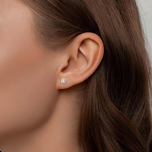 Серьги-пусеты из белого золота с 26 выращенными бриллиантами