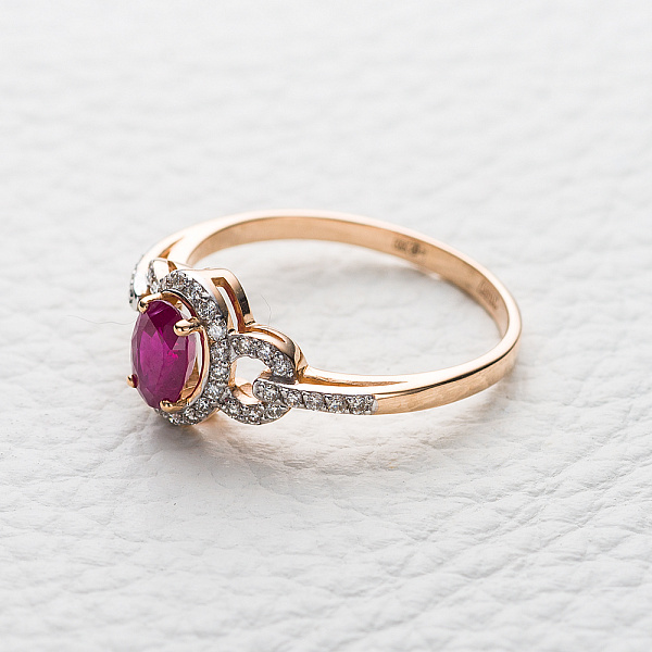 Кольцо из красного золота с рубином и 40 бриллиантами