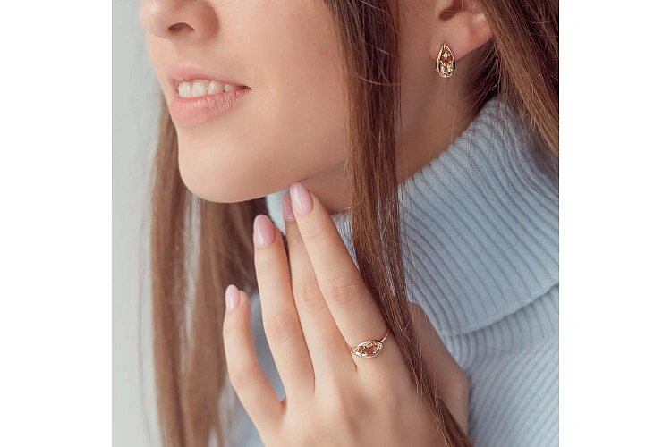 Серьги из красного золота с 4 султанитами