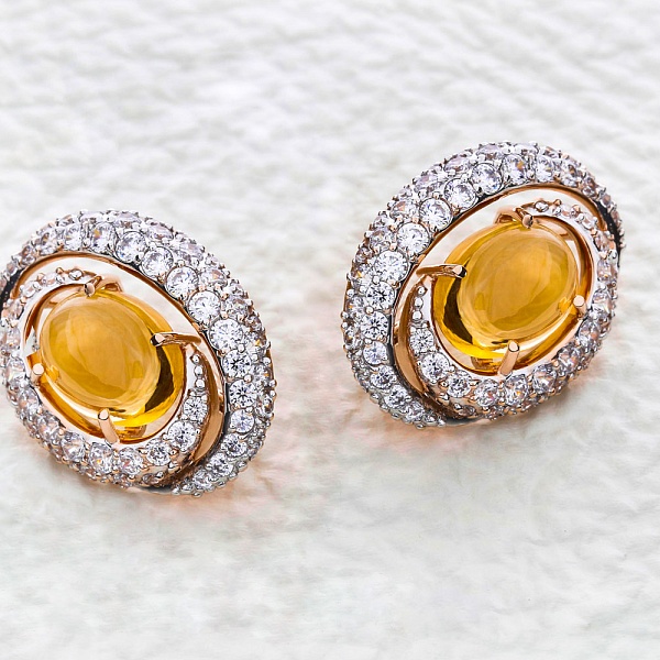 Серьги из красного золота с 2 цитринами и 124 фианитами