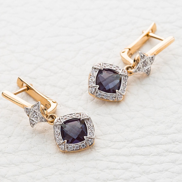 Серьги из красного золота с 2 александритами и 42 фианитами