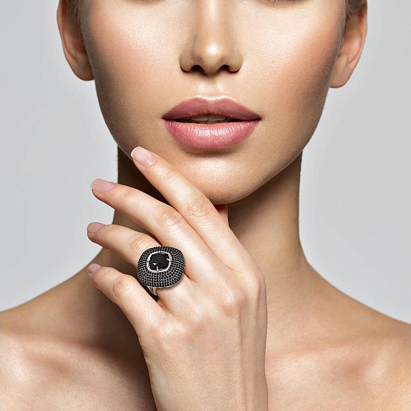 Кольцо из жёлтого золота с агатом и 292 фианитами