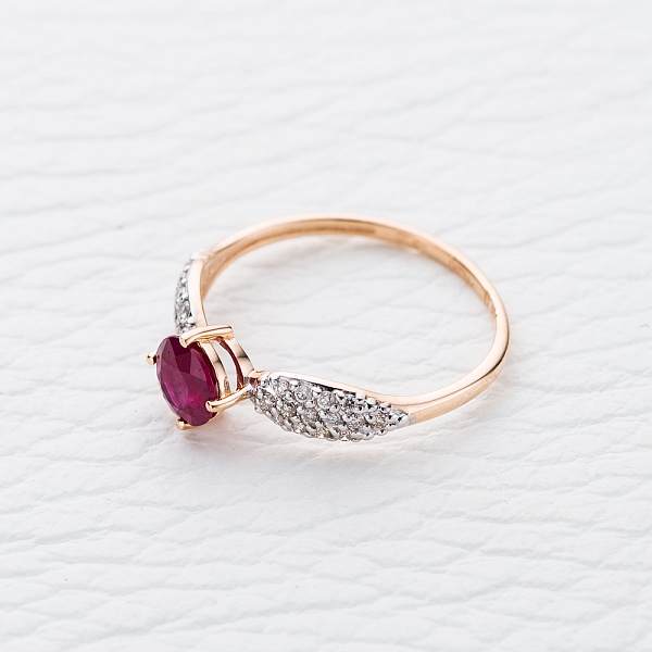 Кольцо из красного золота с рубином и 28 бриллиантами