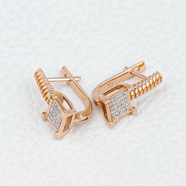 Серьги из красного золота с 50 фианитами