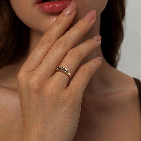 Кольцо из жёлтого золота с 3 раухтопазами