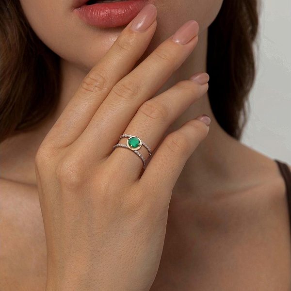 Кольцо из жёлтого золота с агатом и 32 бриллиантами