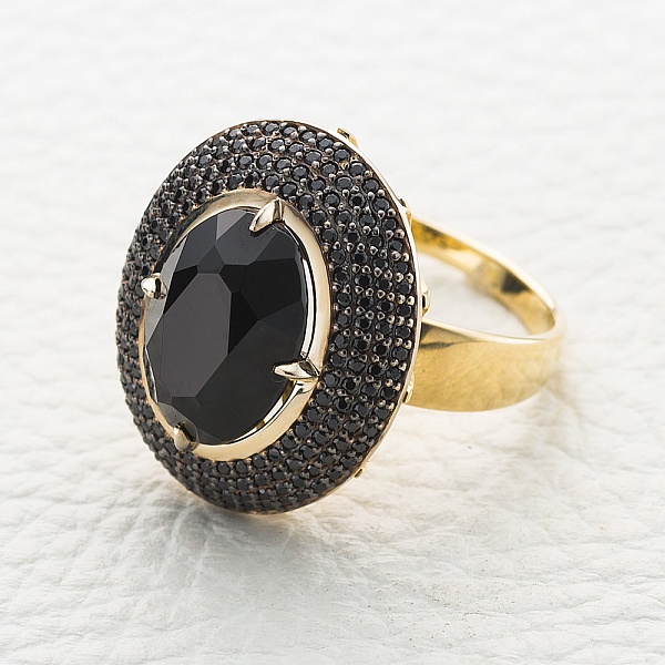 Кольцо из жёлтого золота с шпинелью и 184 фианитами