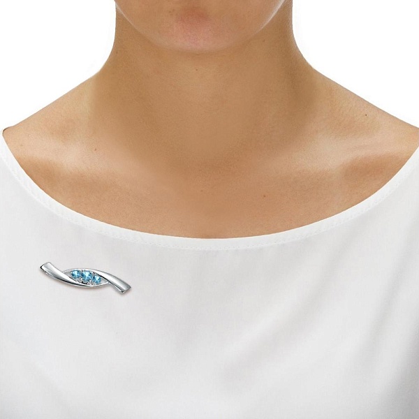 Брошь из белого золота с 3 топазами swiss