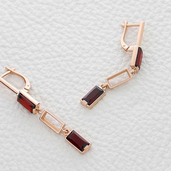 Серьги из красного золота с 4 гранатами