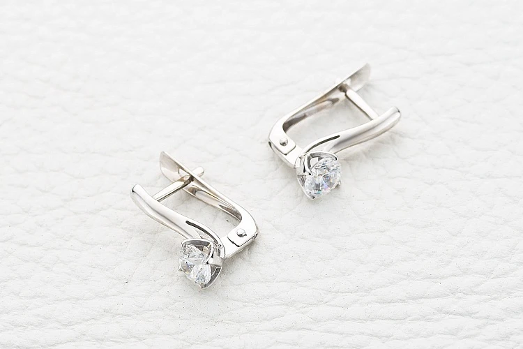 Серьги из белого золота с 2 кристаллами swarovski