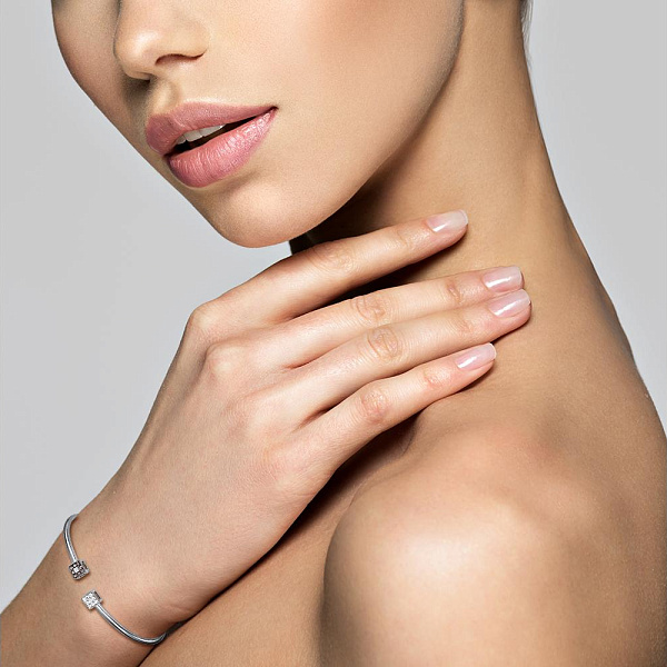 Браслет из белого золота с 17 бриллиантами