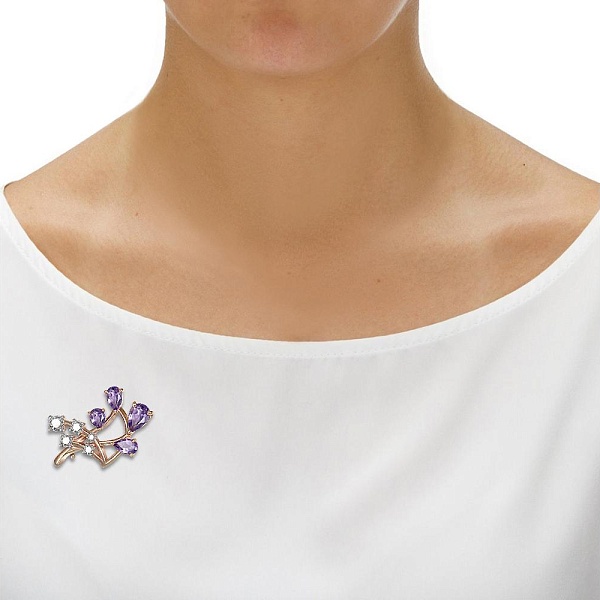 Брошь Цветок из красного золота с 4 аметистами и 5 фианитами